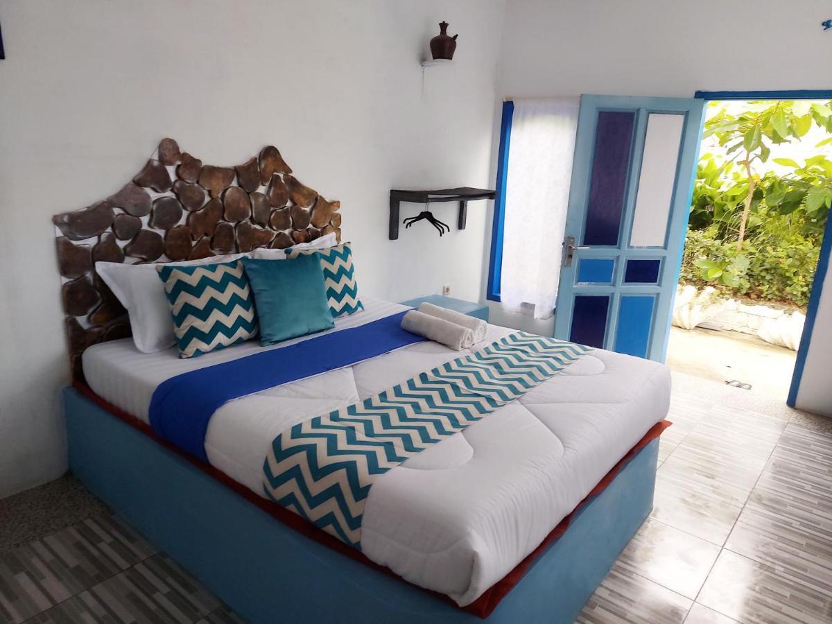 Blue Coral Homestay Karimunjawa Esterno foto