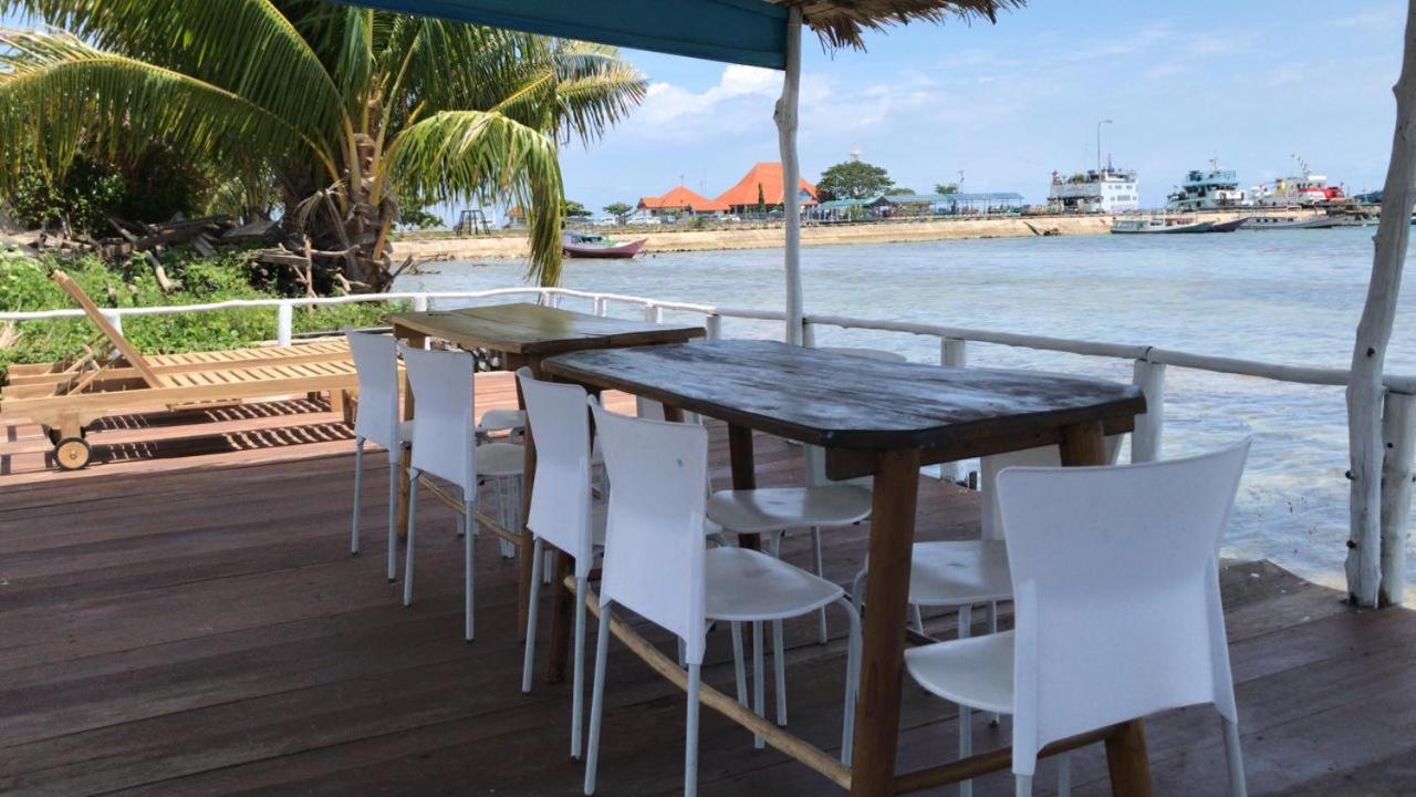 Blue Coral Homestay Karimunjawa Esterno foto