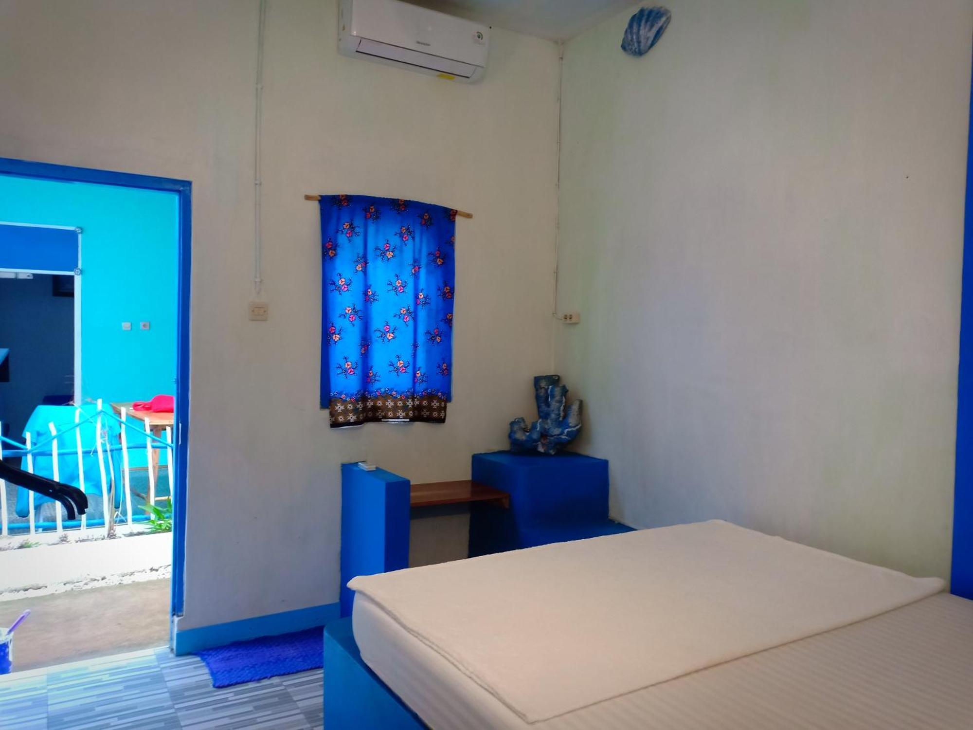Blue Coral Homestay Karimunjawa Esterno foto