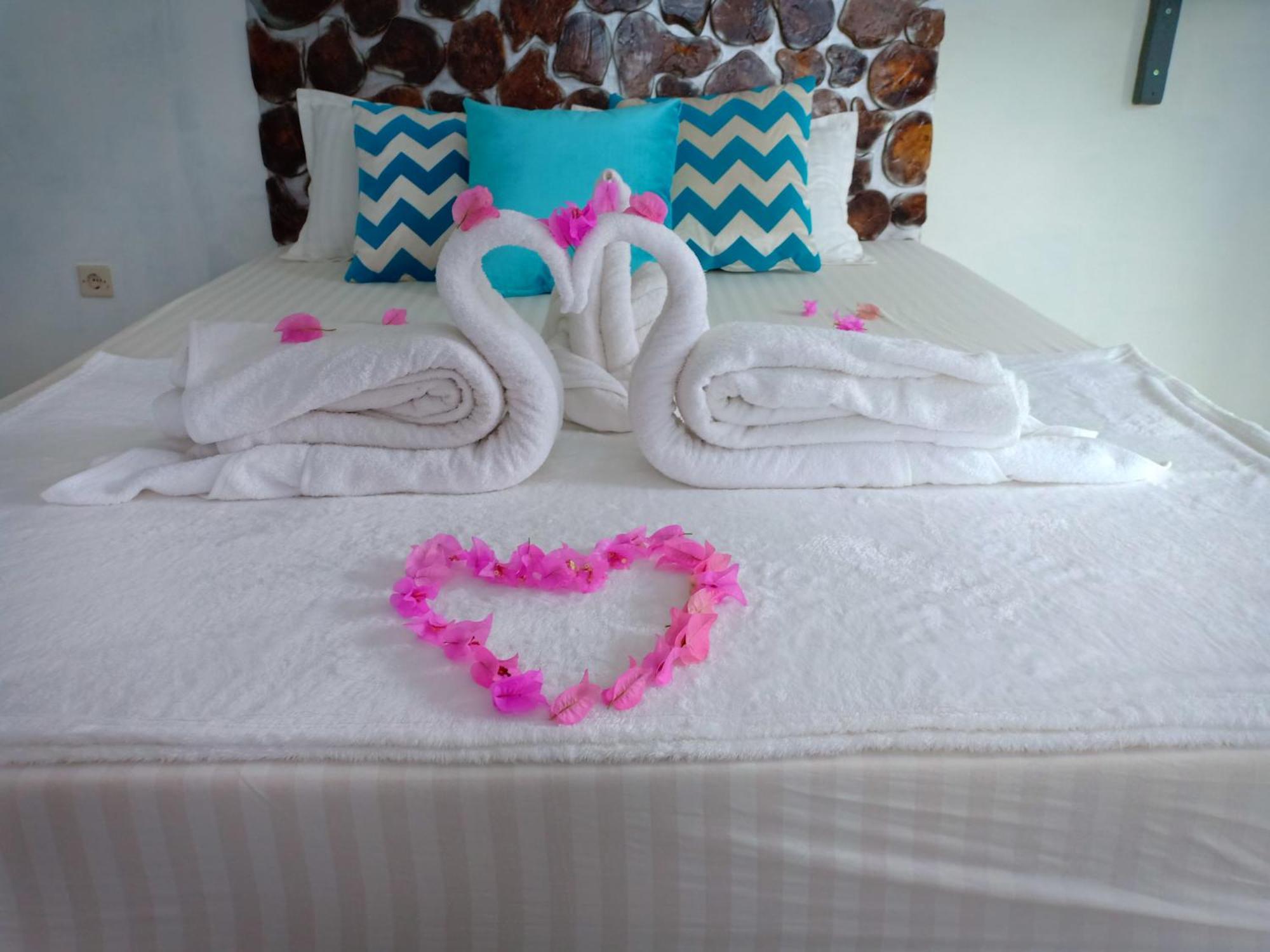 Blue Coral Homestay Karimunjawa Esterno foto