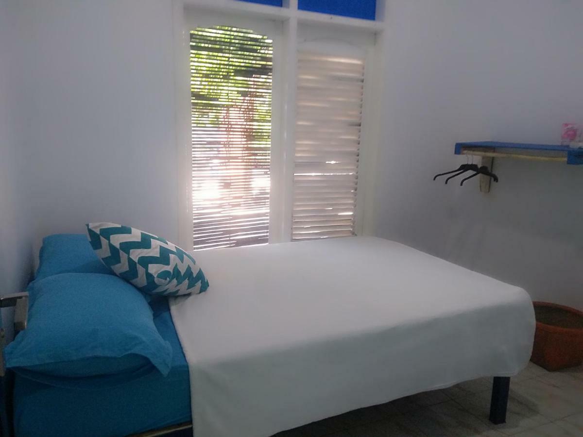 Blue Coral Homestay Karimunjawa Esterno foto