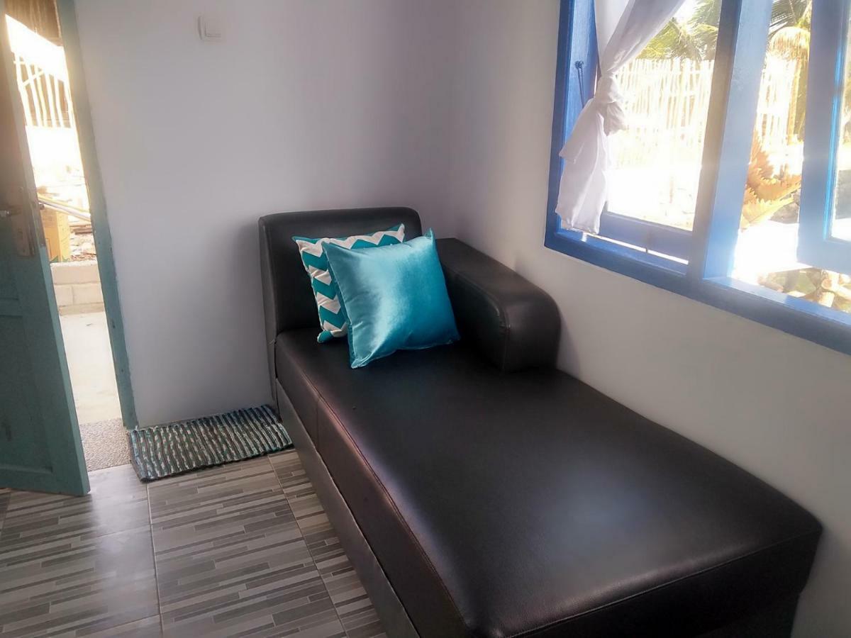 Blue Coral Homestay Karimunjawa Esterno foto