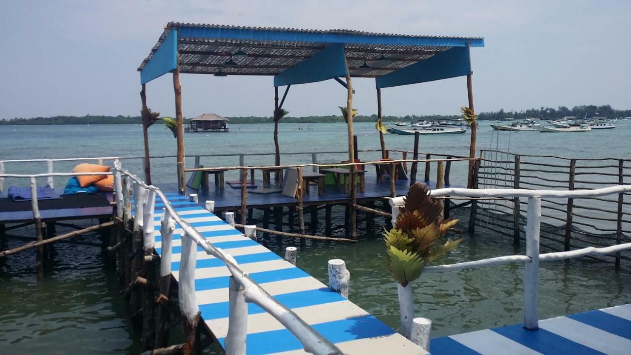 Blue Coral Homestay Karimunjawa Esterno foto