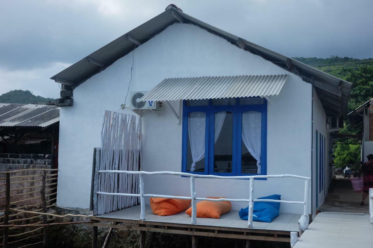 Blue Coral Homestay Karimunjawa Esterno foto