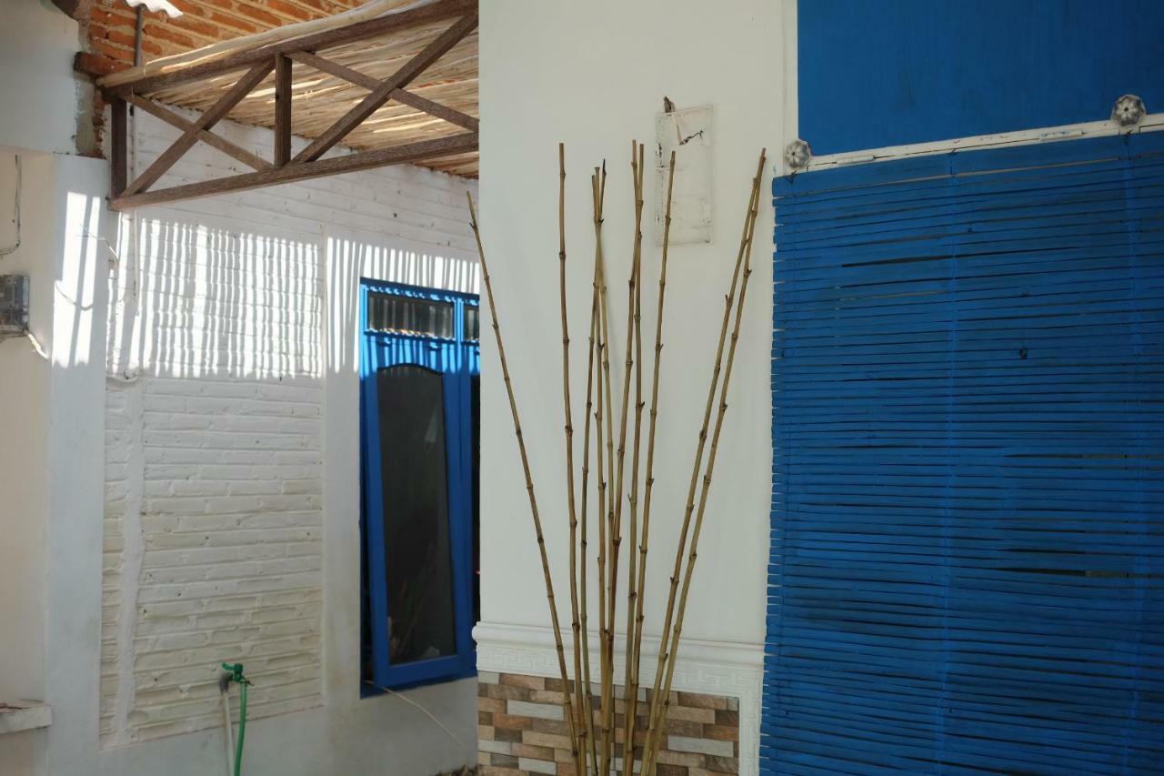 Blue Coral Homestay Karimunjawa Esterno foto