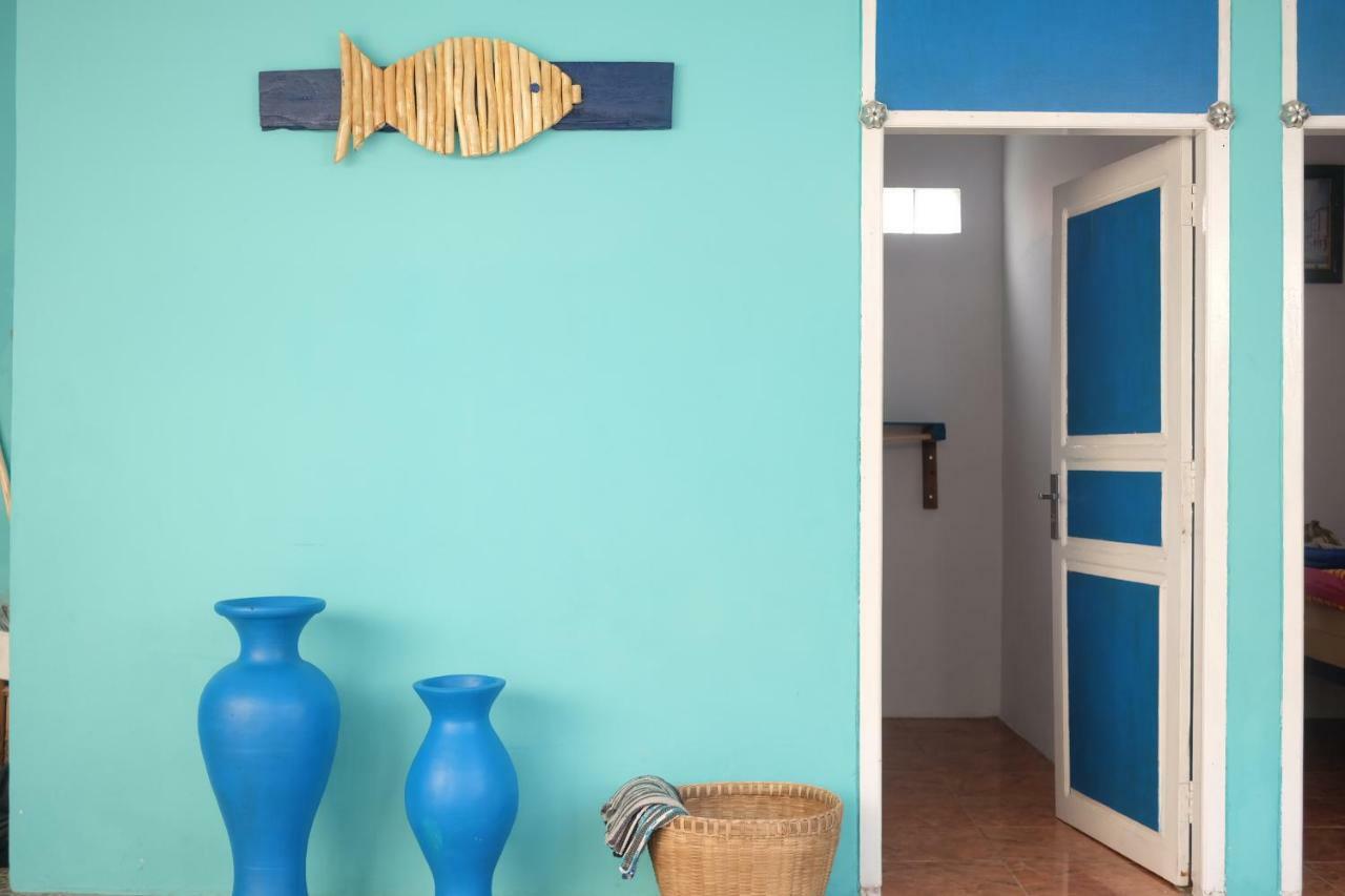 Blue Coral Homestay Karimunjawa Esterno foto